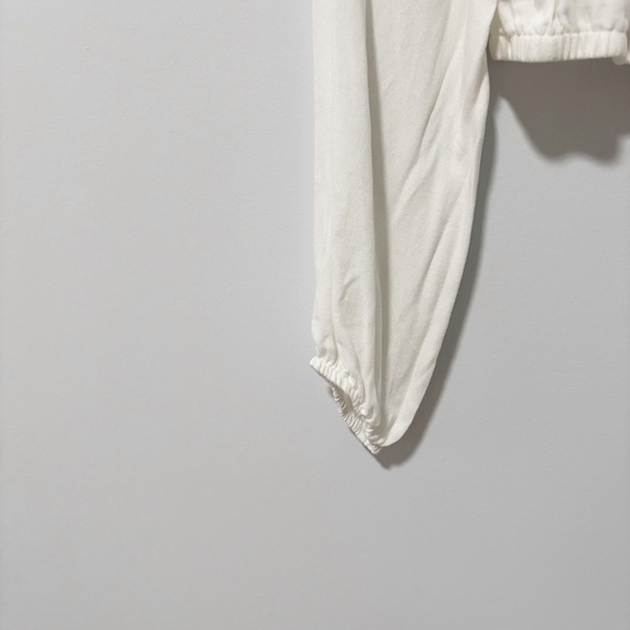Forever‎ 21 Womens White Puff Sleeve Ruffled Crop Blouse Size Medium NWT - Picture 4 of 9